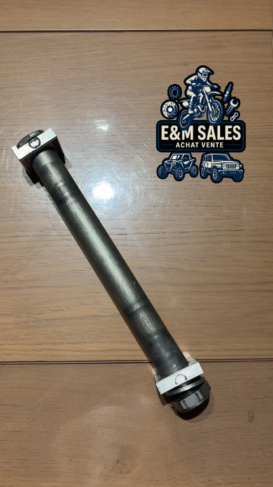 Axe de roue arrière 250 450 YZF après 2014